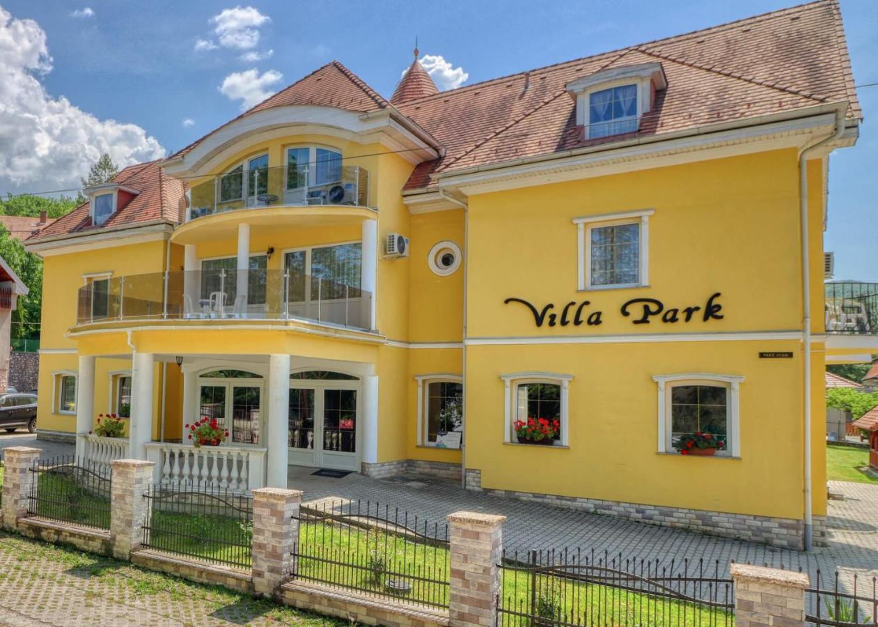 Villa Park Panzió Szilvasvarad Exterior foto